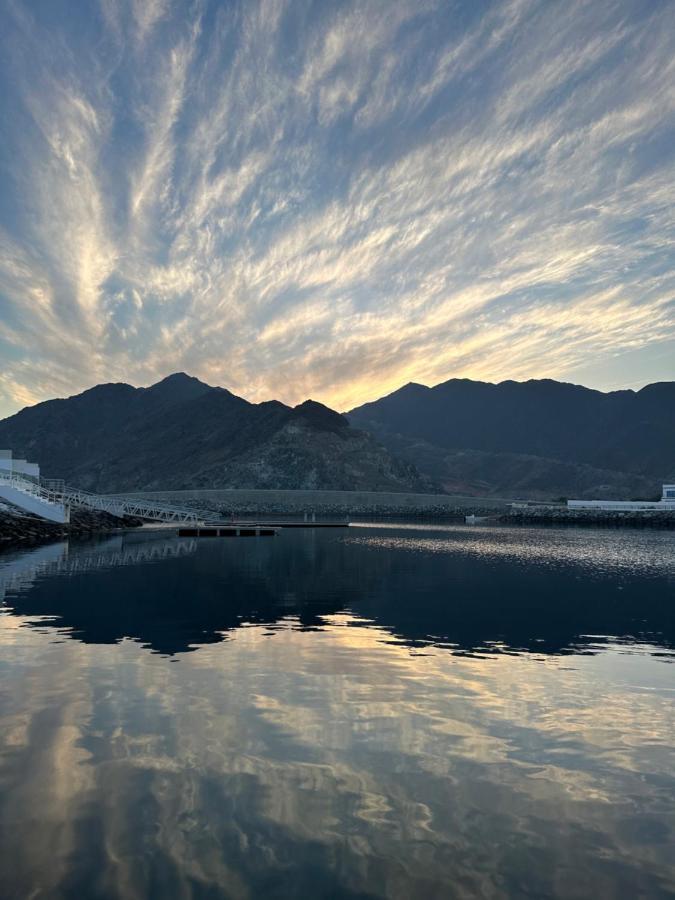 Al Dana Sea View Villa Fujairah Eksteriør bilde