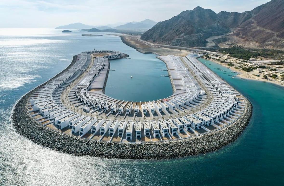 Al Dana Sea View Villa Fujairah Eksteriør bilde